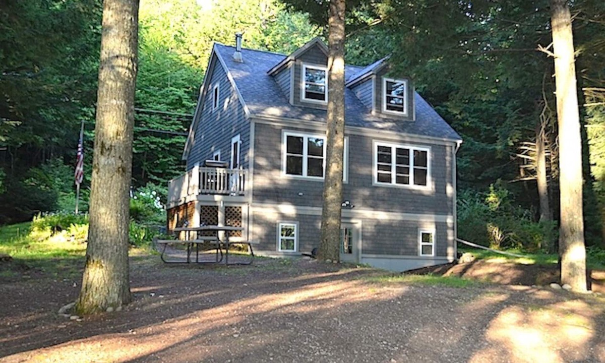 Cherryfield House | Loon Cove Cabin at Spring River Lake