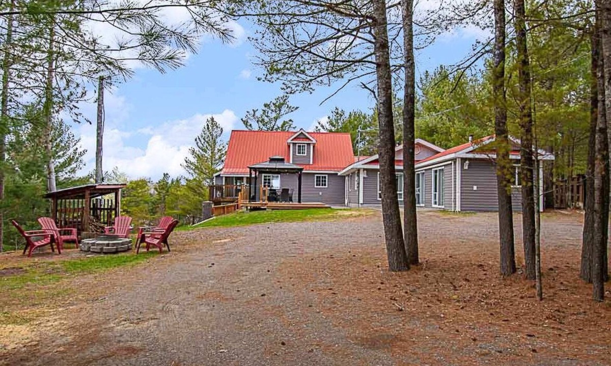 Monetville Cottage | Loon Lookout - Beautiful Waterfront Cottage w/Sauna, Amazing Views, AC, Wi-Fi
