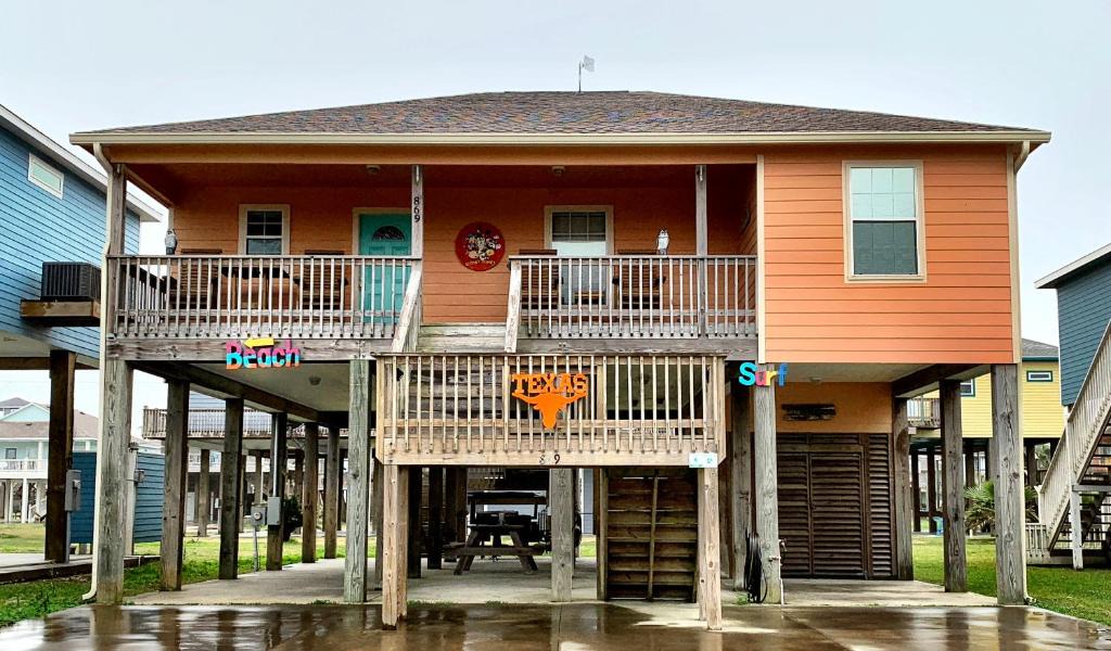 Crystal Beach House | Looney Dunes Home