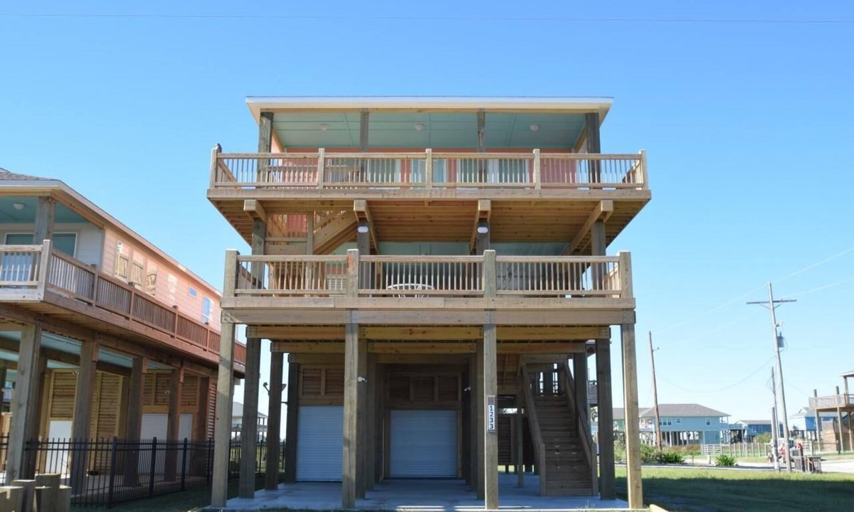 Crystal Beach House | Looney Dunes