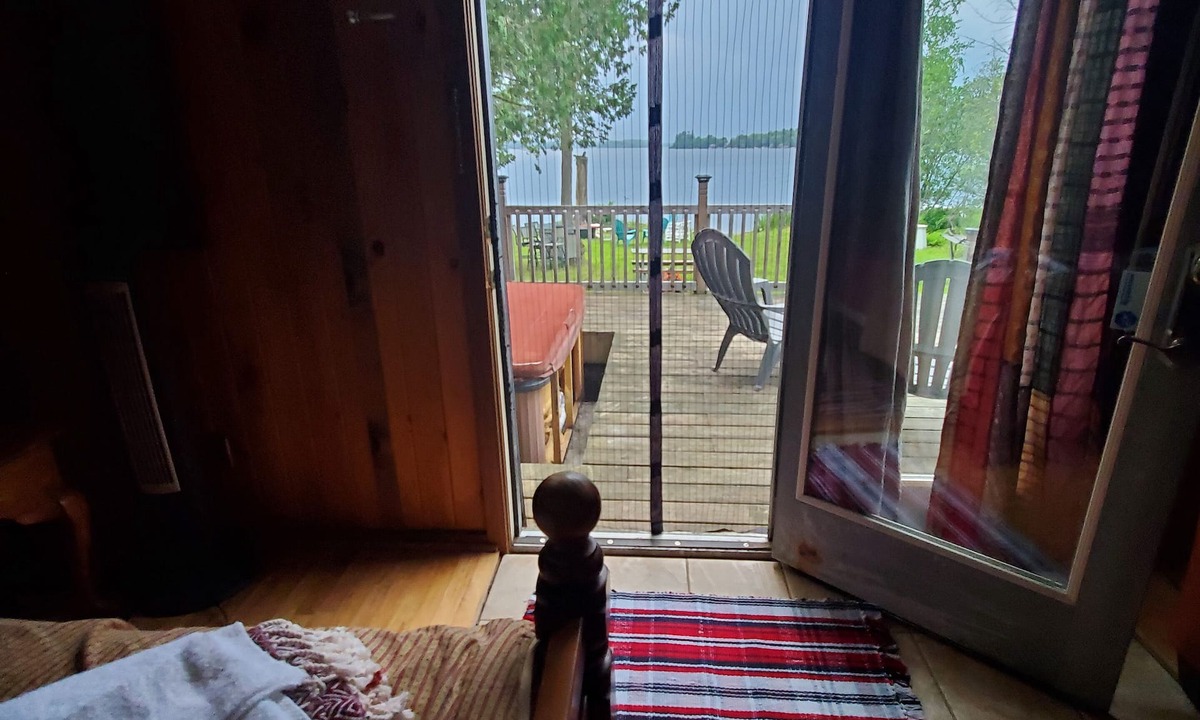 Old Town Cabin | Looney Lodge Rustic and unplugged.