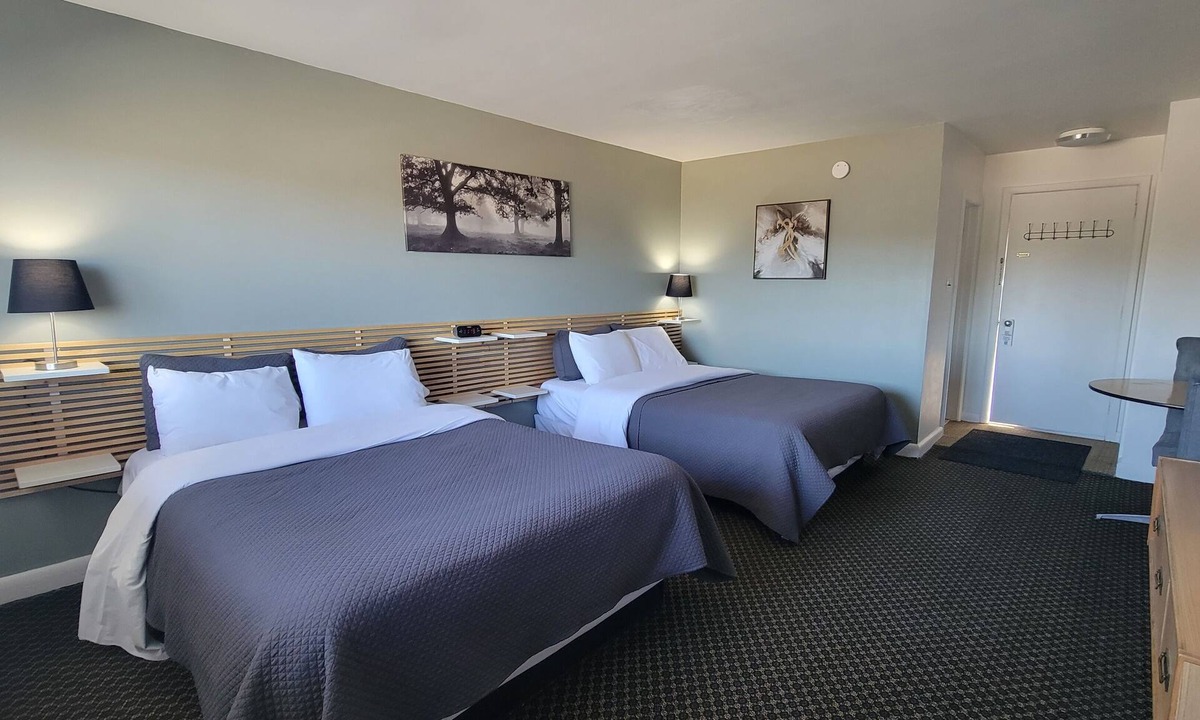 Kingston Hotel | Lord Nelson Motel