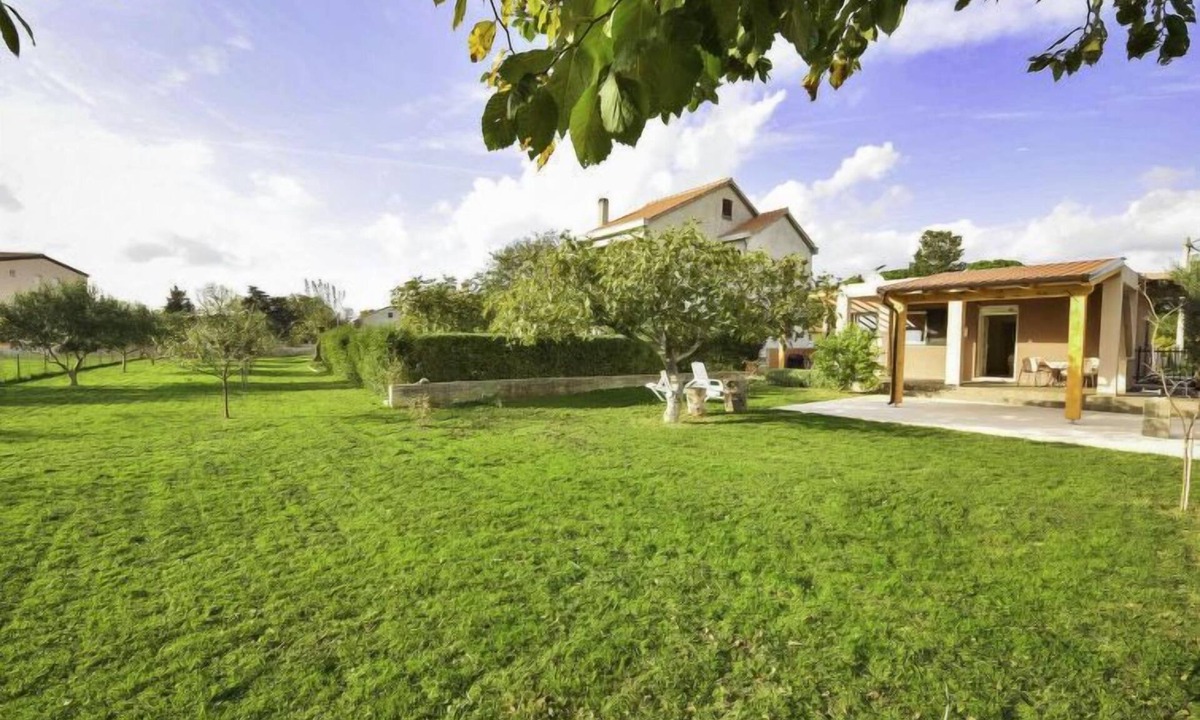 Privlaka House | Lorenzo by Interhome