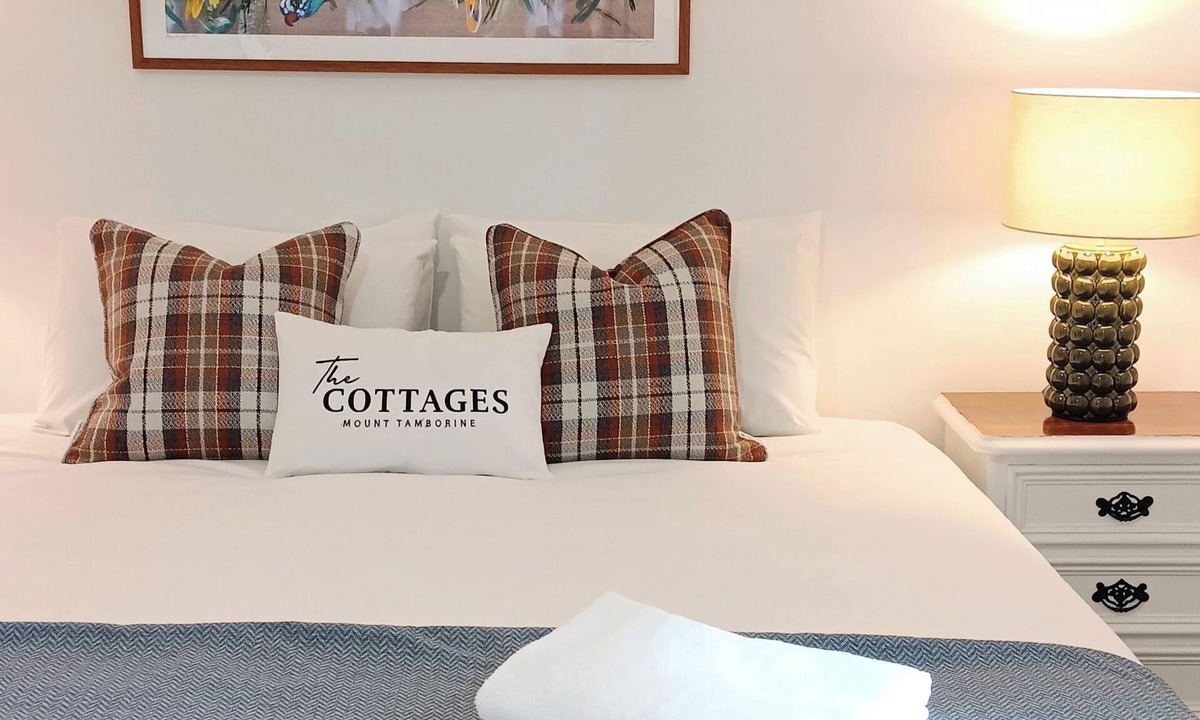 North Tamborine Cottage | Lorikeet Cottage - Mount Tamborine