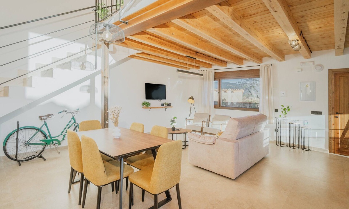 Aldeasaz Apartment | Los Acebos: Rural Retreat for Couples with Mountain Views in the Sierra de Segovia