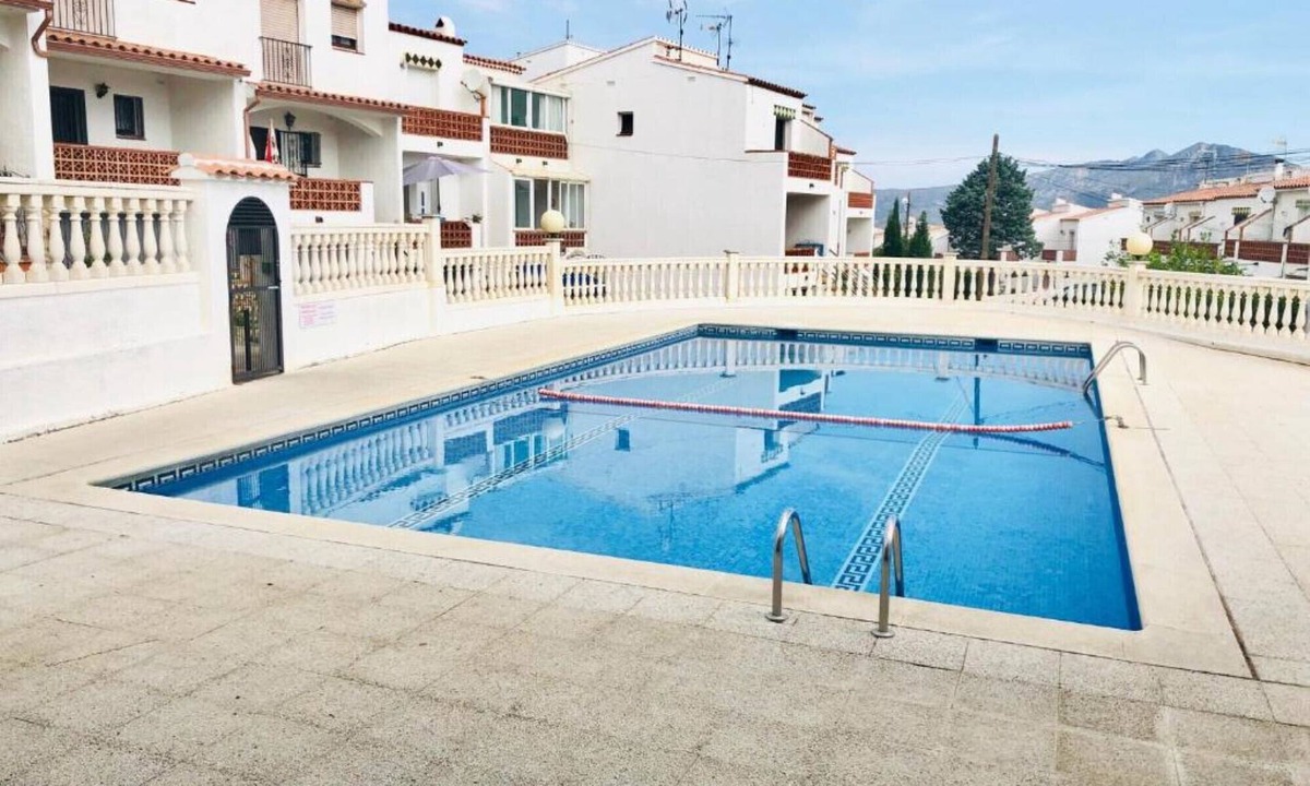 Almadraba-Canyelles Ski Chalet | LOS ANGELES 53 Roses