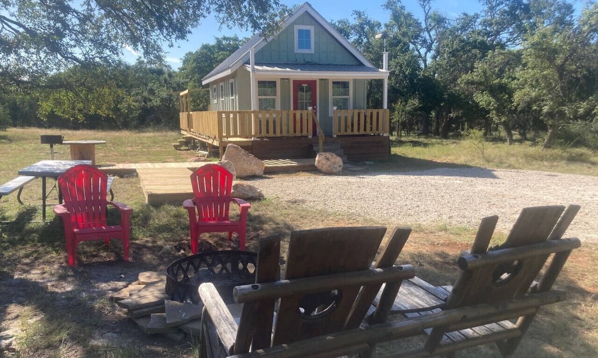 Fredericksburg Cottage | Lost Cabins #3 Kingsley`s Kottage