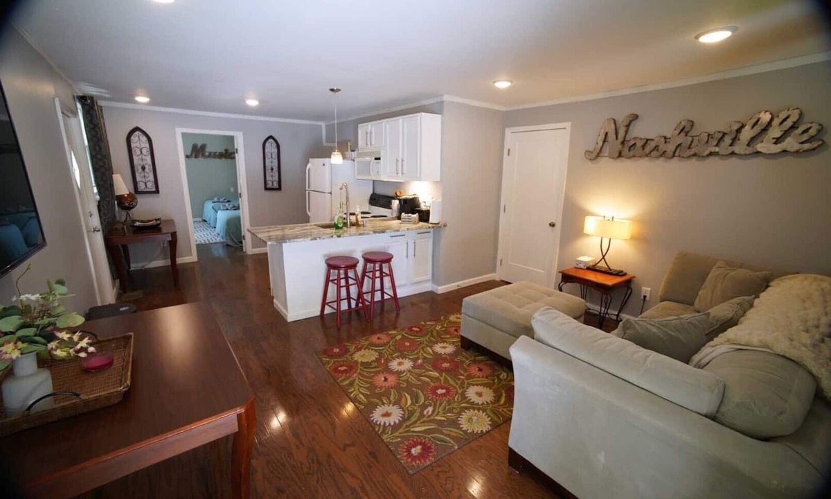 Radnor House | Lots of beds, 2 bath. Only 10 minutes from downtown!