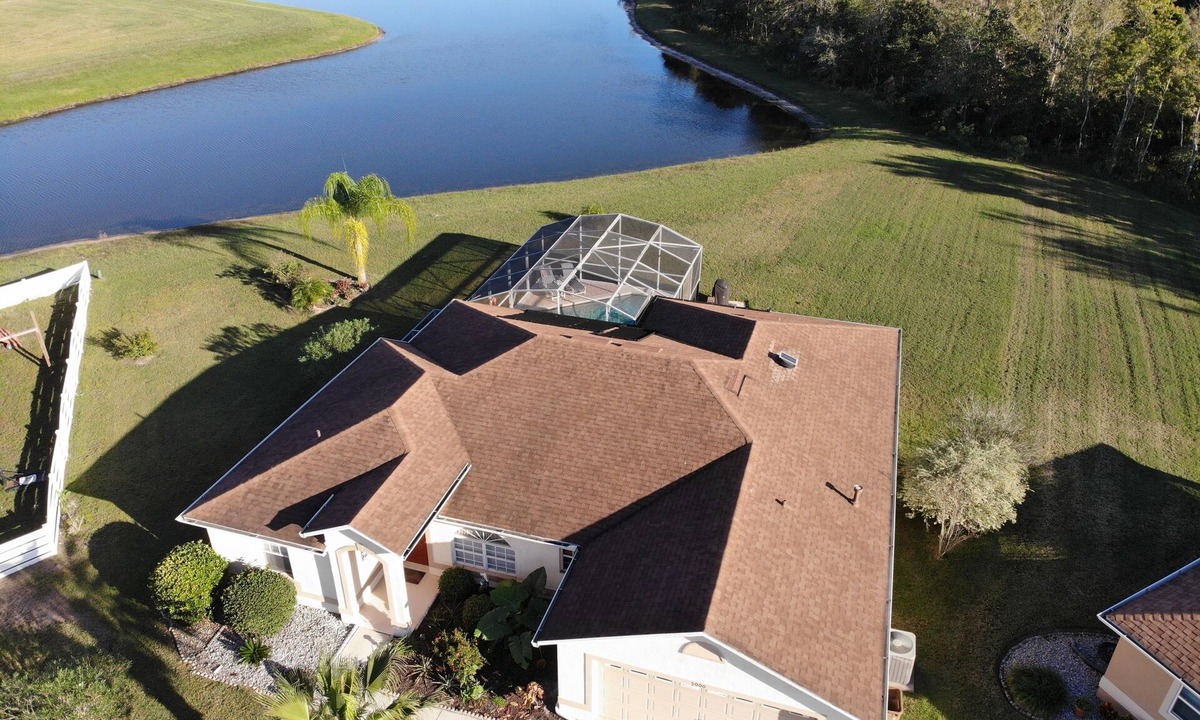 Crescent Lakes House | Lots of Privacy On A Lake 20 Minutes From Disney With A Private Pool and Spa!