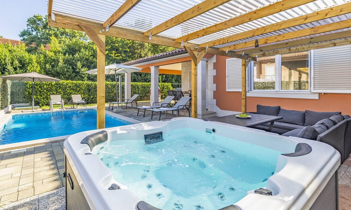 Valdebek Villa | Lotus Elite Villa with Pool & Jacuzzi 7