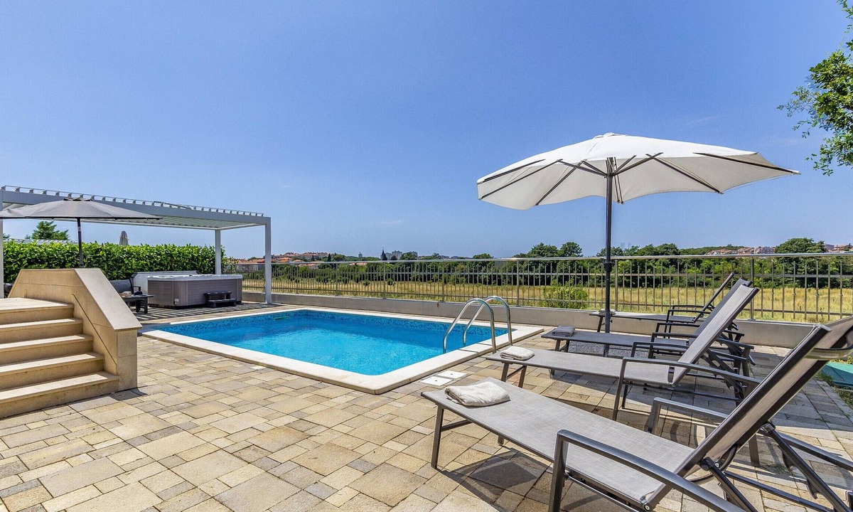 Valdebek Villa | Lotus Elite Villa with Pool & Jacuzzi 2