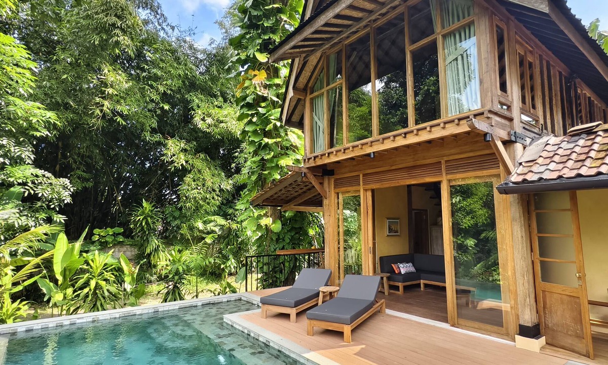 Bangunjiwo Hotel | Lotus Forest Houses