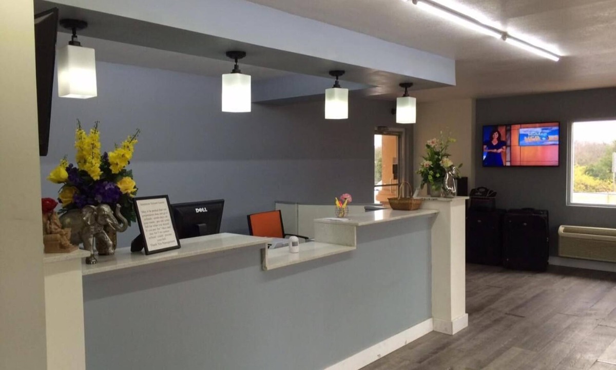 Nashville Hotel | Lotus Inn and Suites