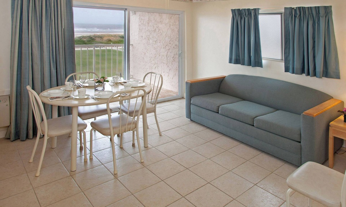 Wildwood Crest Hotel | Lotus Inn - Oceanfront Efficiency Suite