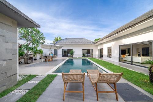 Padangsambian Klod Villa | Lotus Villa - Spacious Pool Retreat with BBQ & Patio