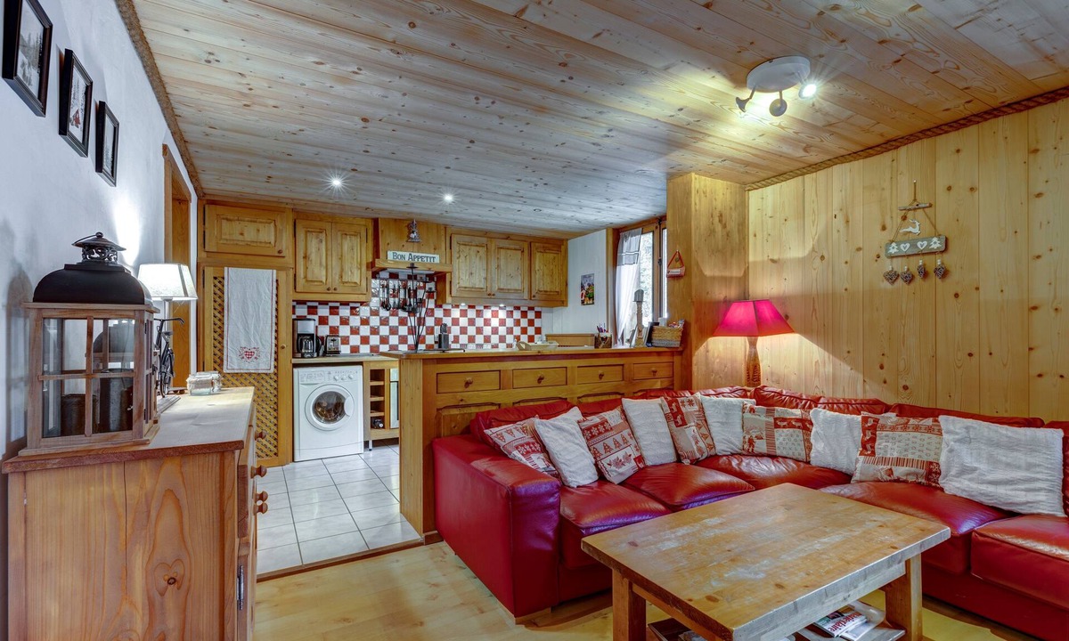 La Giettaz Apartment | Lou Darbelots - Three Bedroom Apartment, Sleeps 6