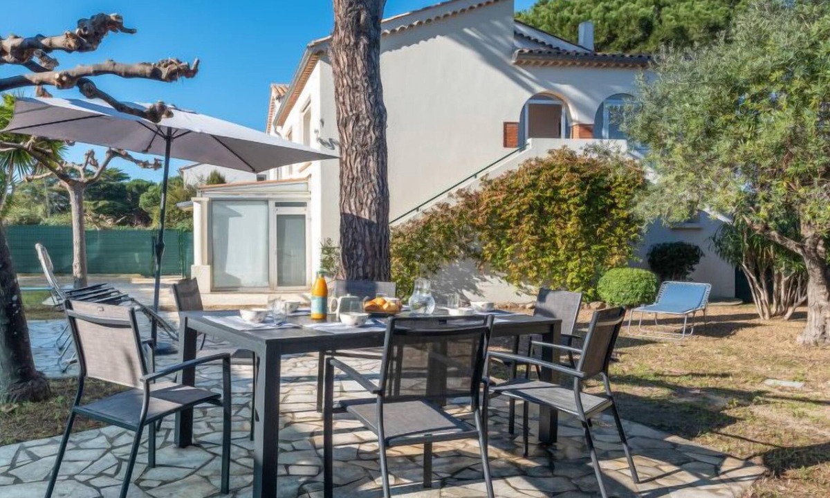 Saint-Tropez Apartment | Lou Niou by Interhome