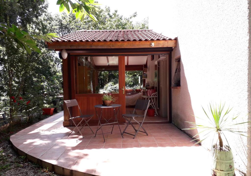 Menville House | Lou Rose
