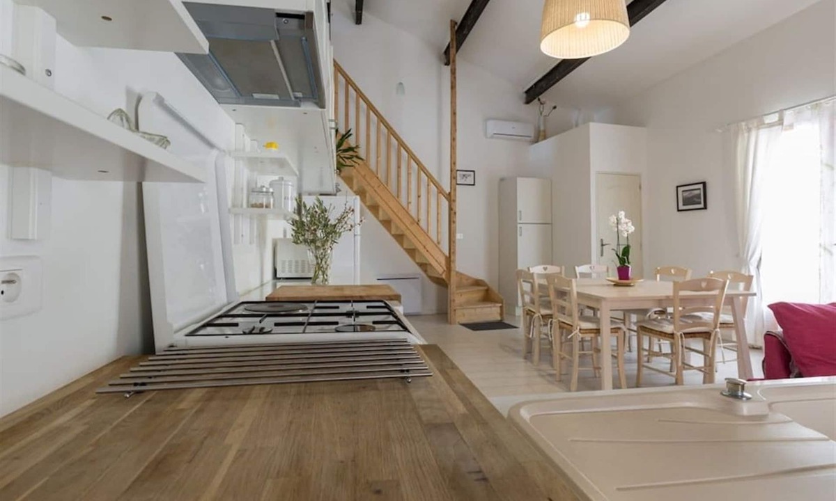 Sainte-Colombe Bed & Breakfast | Loucardalines