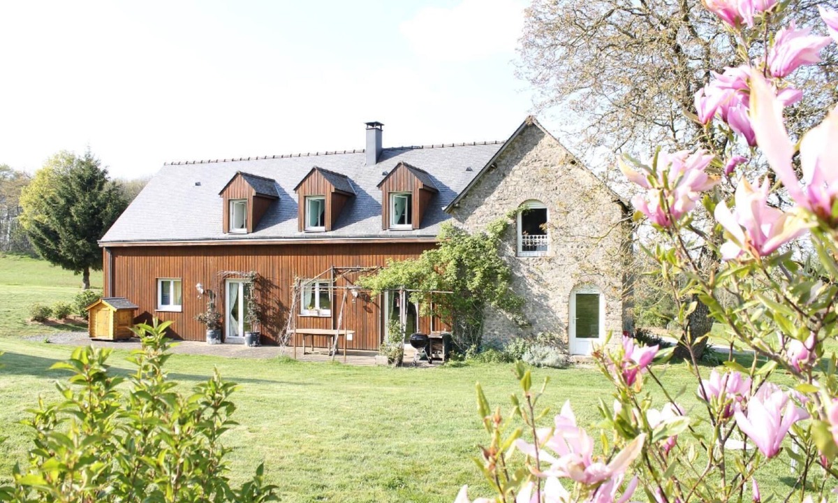 Bais House | Loue Maison Familiale, Gîte de 15 Personnes, 7 Chambres - Evron, Laval, Le Mans