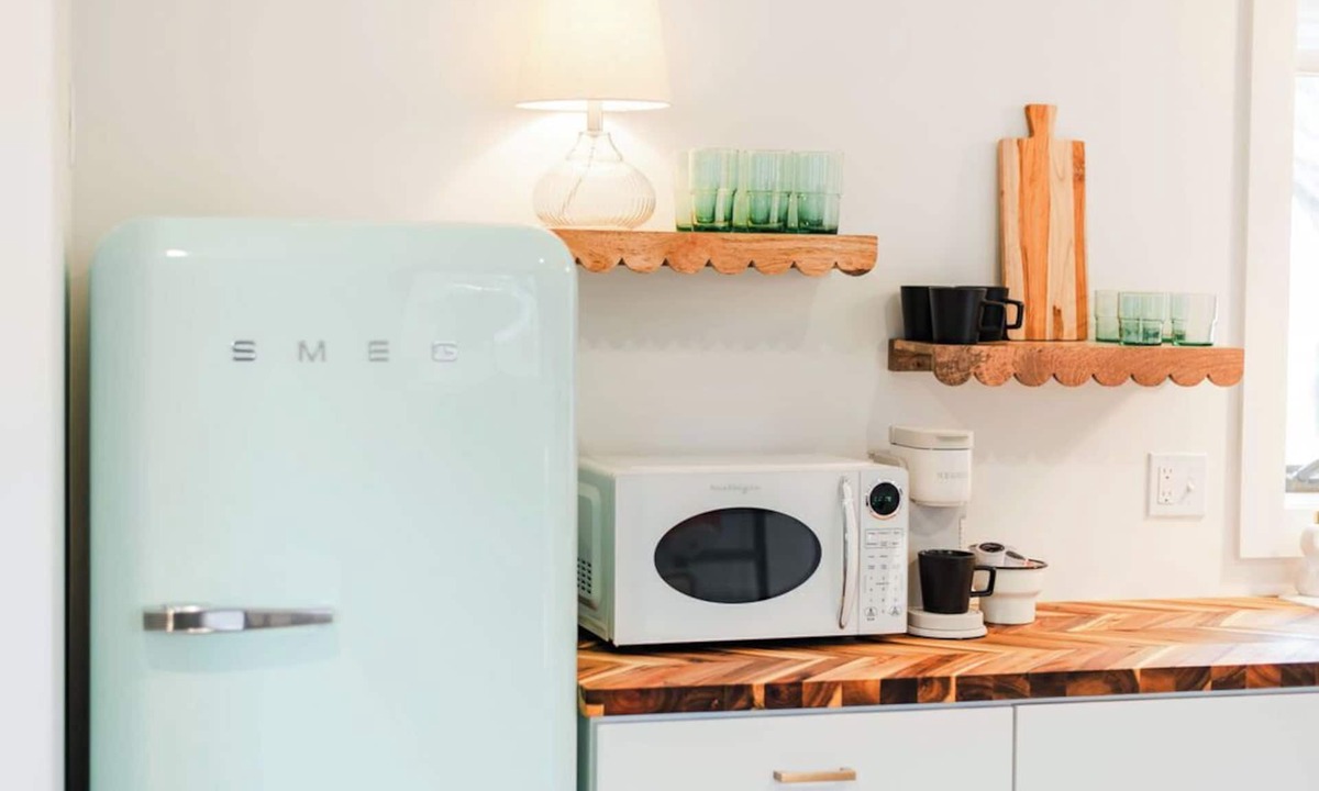 Boyne City Apartment | Louie's: Tiny house: Downtown