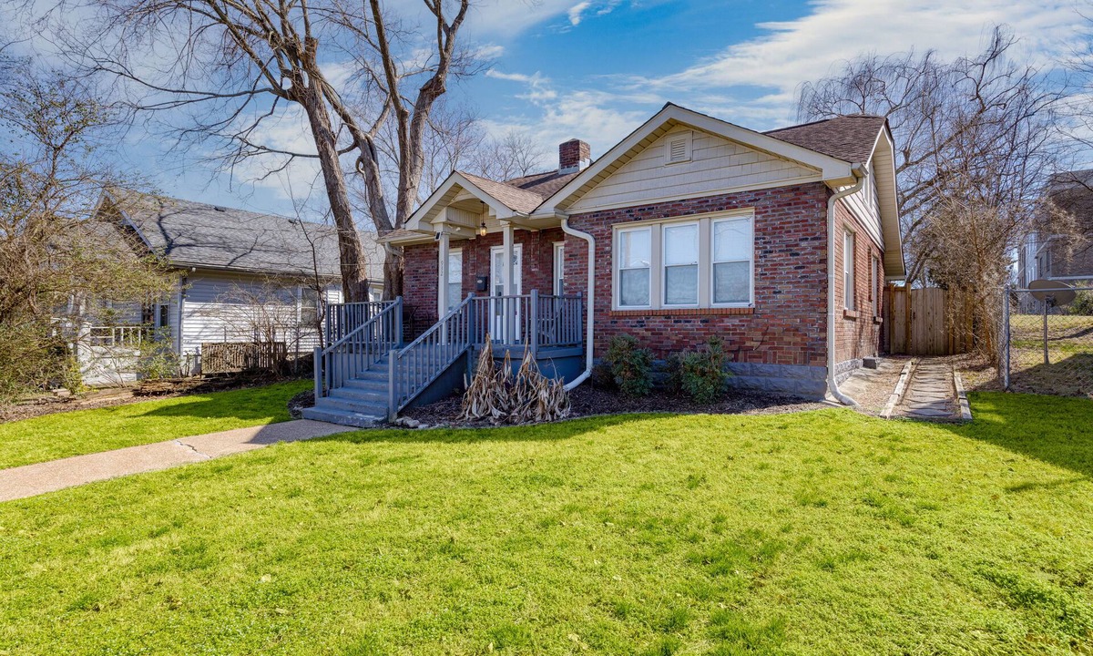 Maxwell House | Louise by AvantStay | Cute Nashville Home w/Large Yard & Firepit!