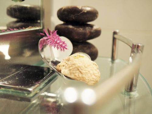 Whitby Apartment | LOVE and Relax at Dream Catcher Retreat