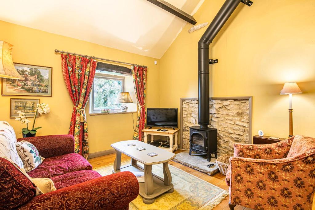 Bakewell House | Love Bird