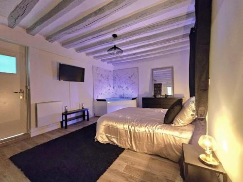 Nemours Apartment | Love Escape