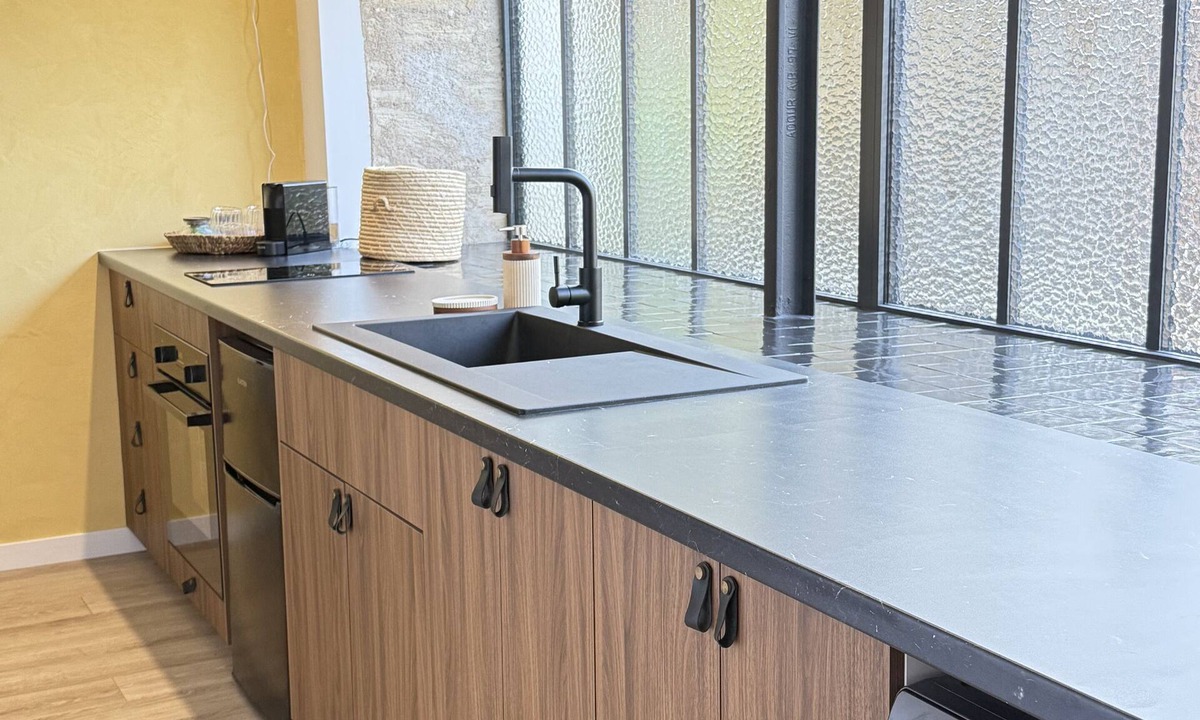 Doue-la-Fontaine Apartment | Love getaway with outdoor spa