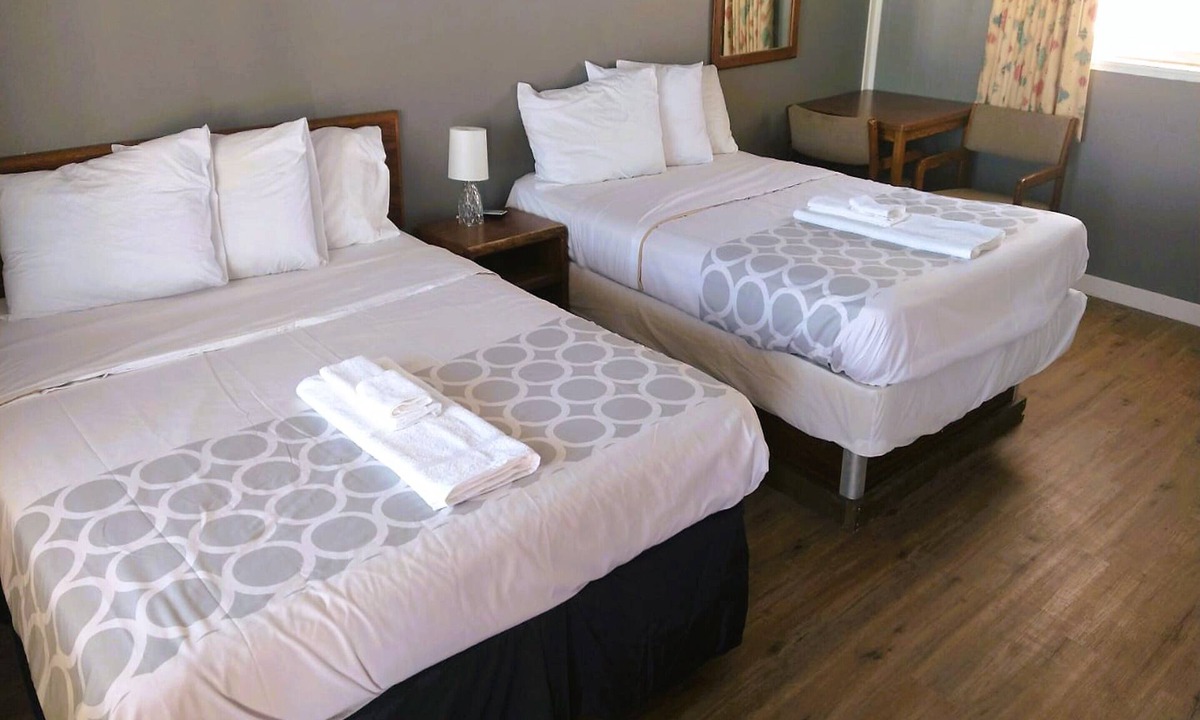 Shoshoni Hotel | Love Hotels Desert Inn & RV by OYO at Boysen Wind River WY