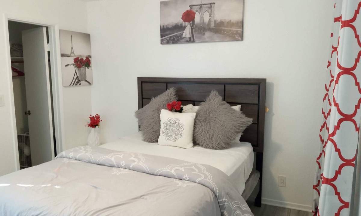 Hawthorne Apartment | " LoVe " near Sofi/Rams Stadium 10 minutes LAX, Shopping, Restaurants Beaches