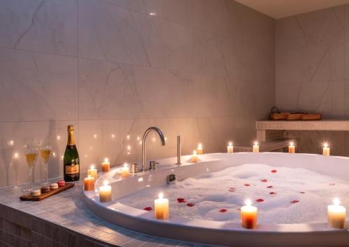 Villette Gare Apartment | Love Room avec balnéo-Le cocon parfait pour deux