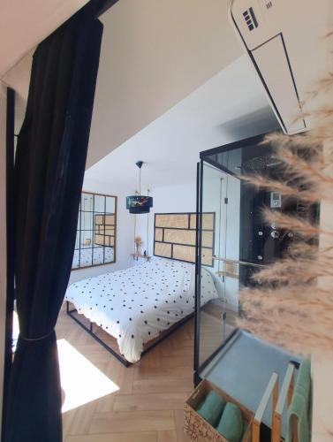 Chartres Apartment | Love Room Charnelle, Chic, Hammam, Clim