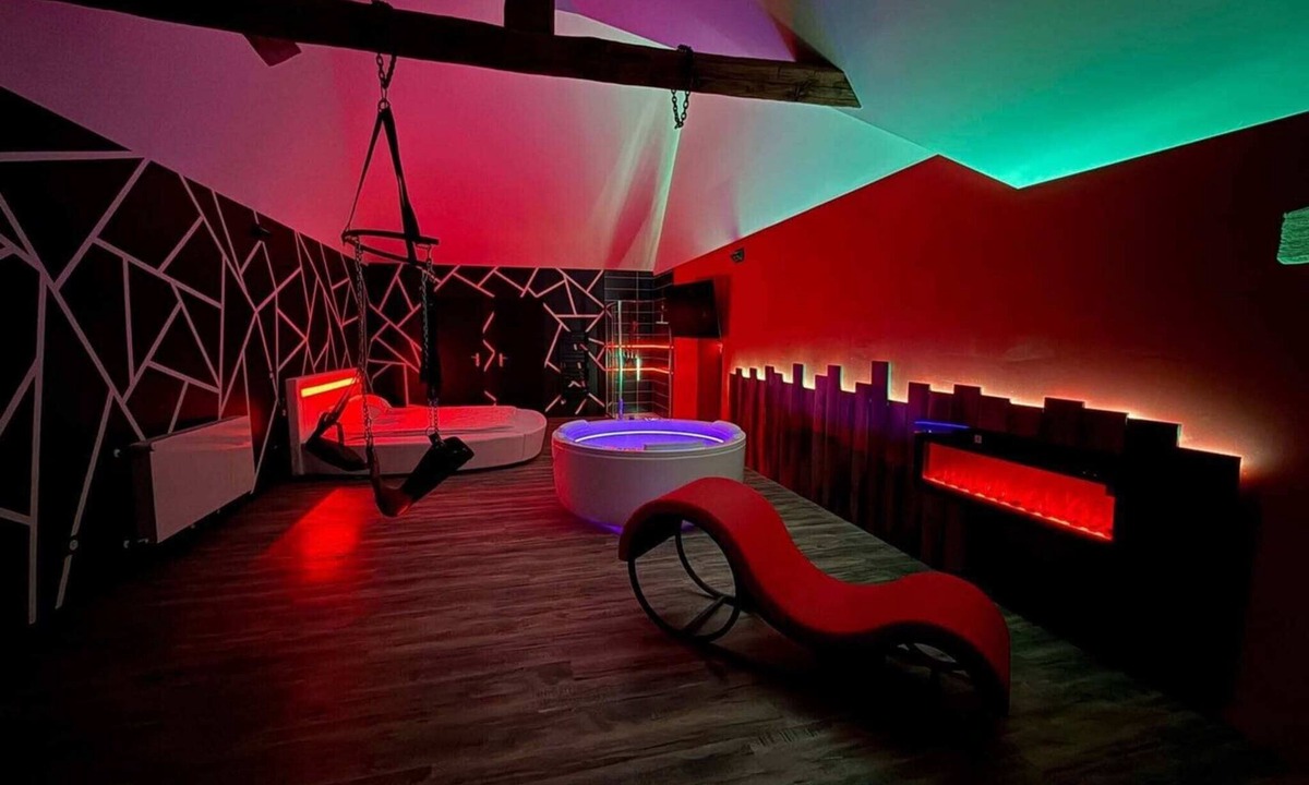 Filain Apartment | Love Room