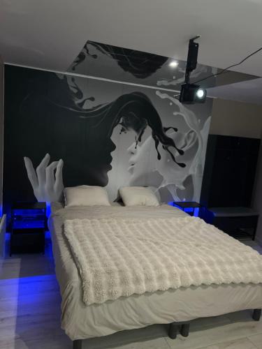 Amiens Hotel | Love room