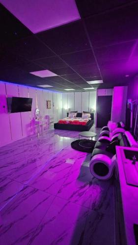 Feyzin Bed & Breakfast | Love Room