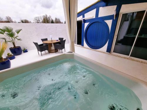 La Comte Bed & Breakfast | love room