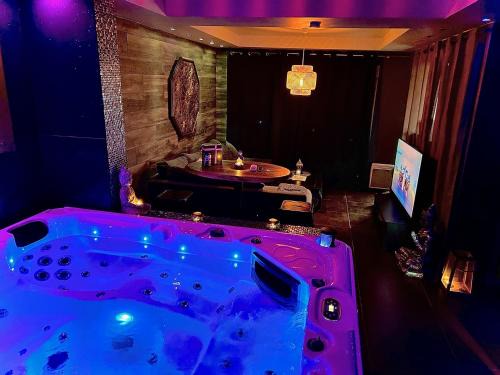 Onnaing Hotel | Love room