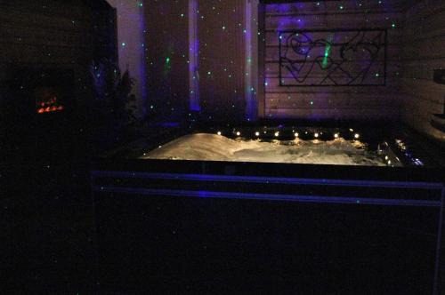 Bogny-sur-Meuse Apartment | Love Room La Crèche Romantique