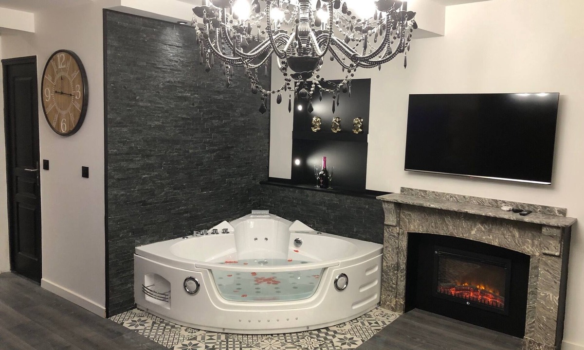 Limoux Apartment | Love Room La Parenthèse (sauna, balneotherapy)