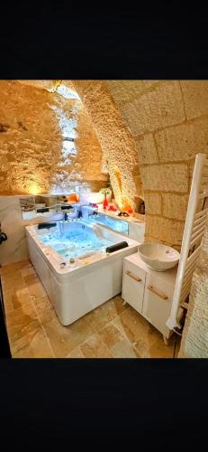 Gennes-Val-de-Loire Hotel | Love room - Le secret des profondeurs