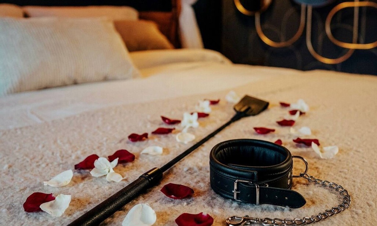 Evreux Apartment | Love Room romantic suite L'Eure de Luxure