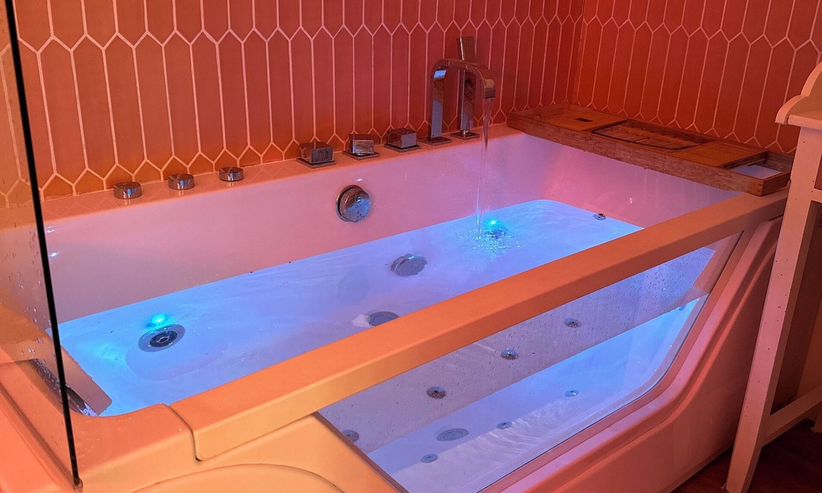 Pezenas Apartment | LOVE Room with spa & starry sky