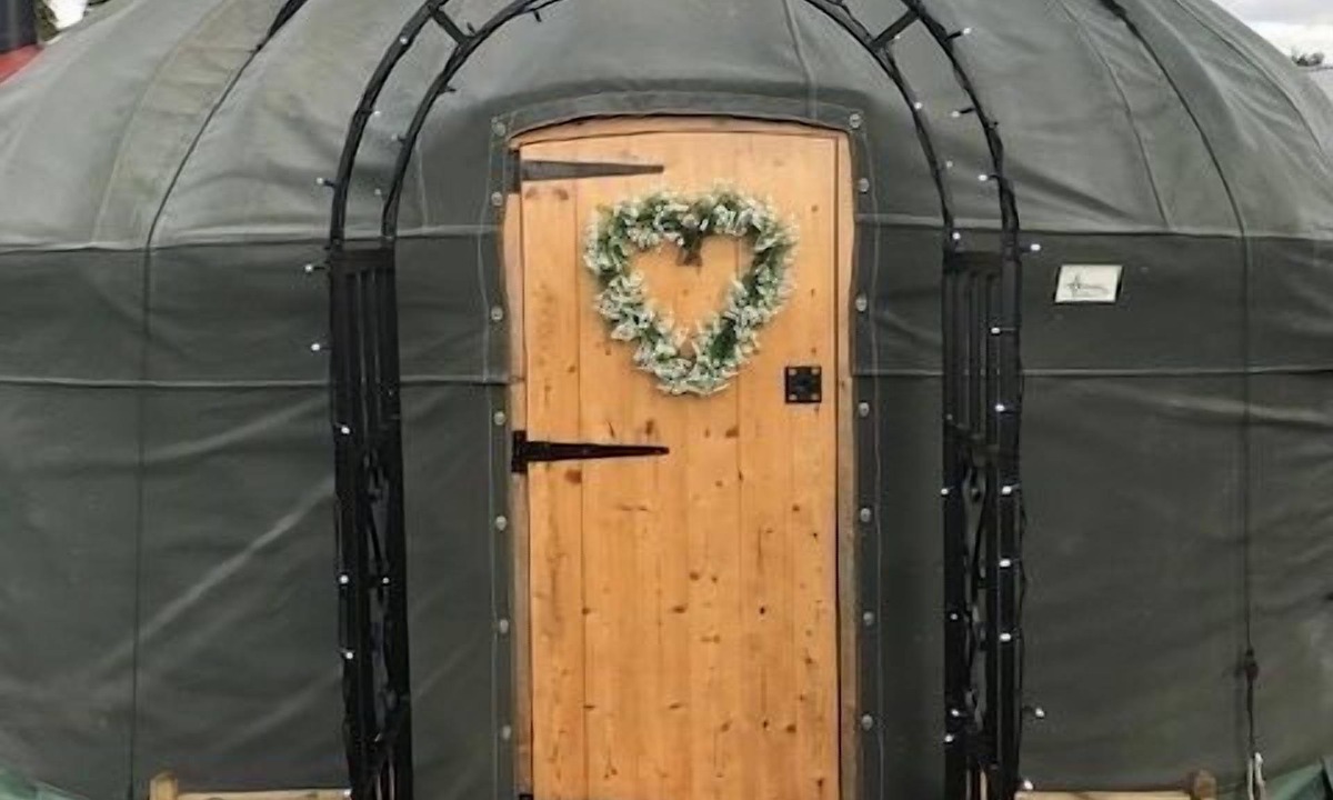 Berwick St James Cabin | Lovely 1 bed Yurt in Salisbury