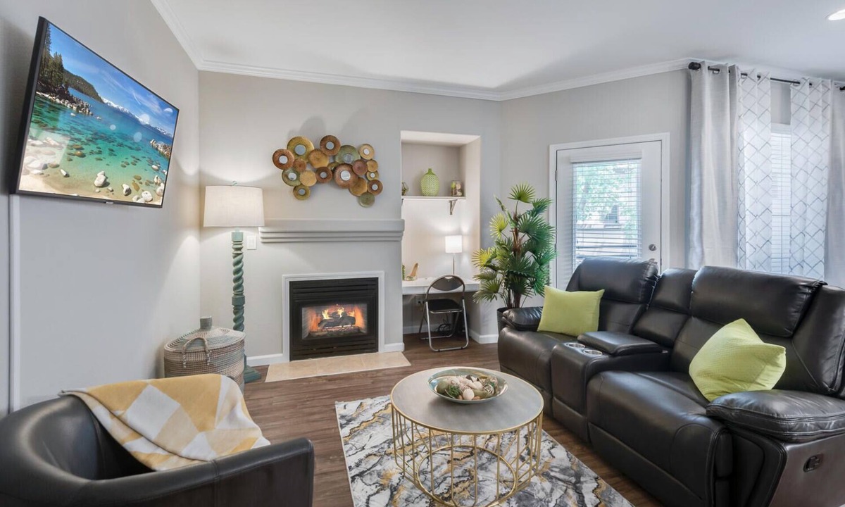 Roseville Apartment | Lovely 1-bedroom Apartment In Great Location.