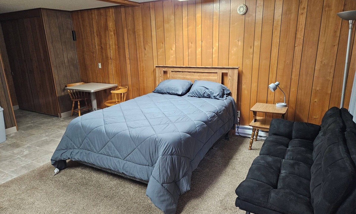 Hanna Apartment | Lovely 1-bedroom studio in charming Hanna. Perfect for your getaway.