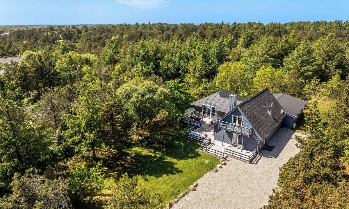 Agger House | Lovely 16-person pool house with spa, sauna and large terrace