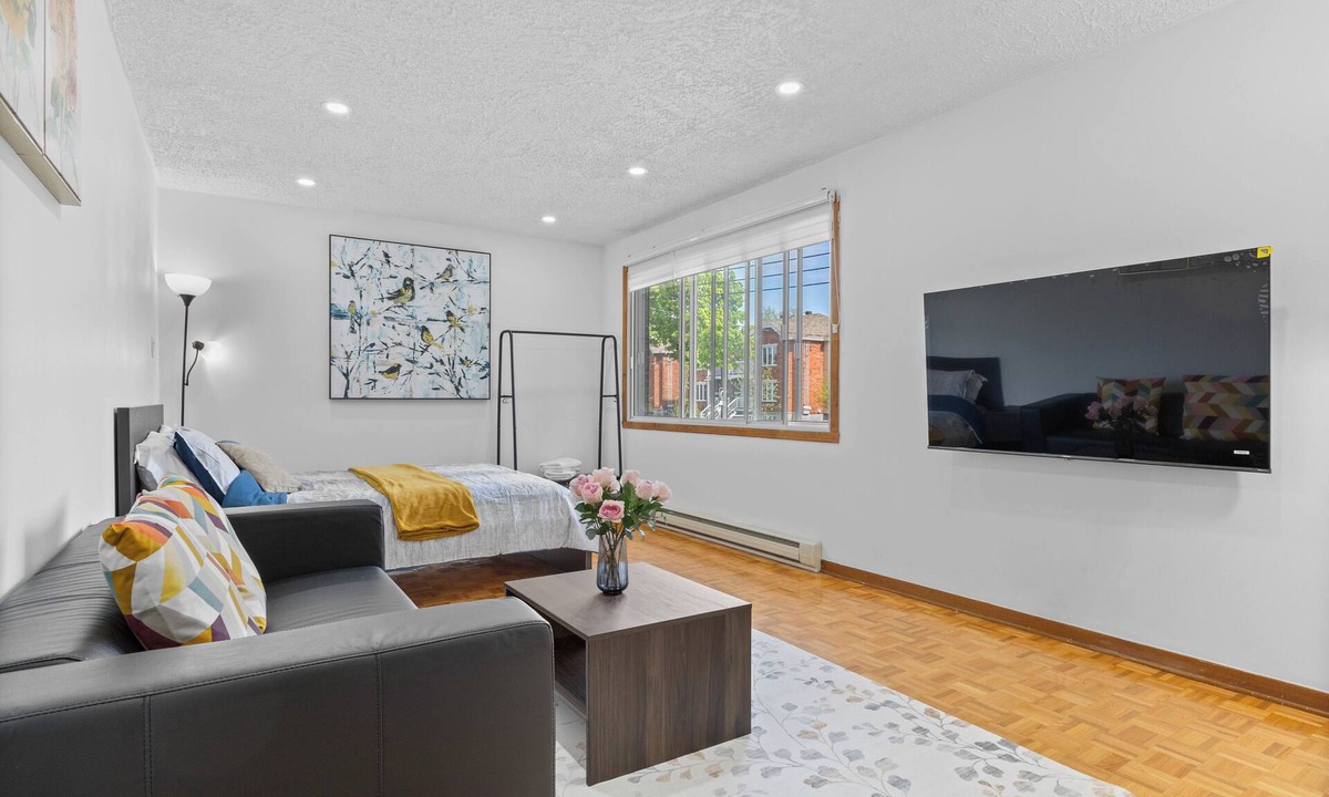 Anjou House | Lovely 1Bedroom with Terrace-Near Metro Station