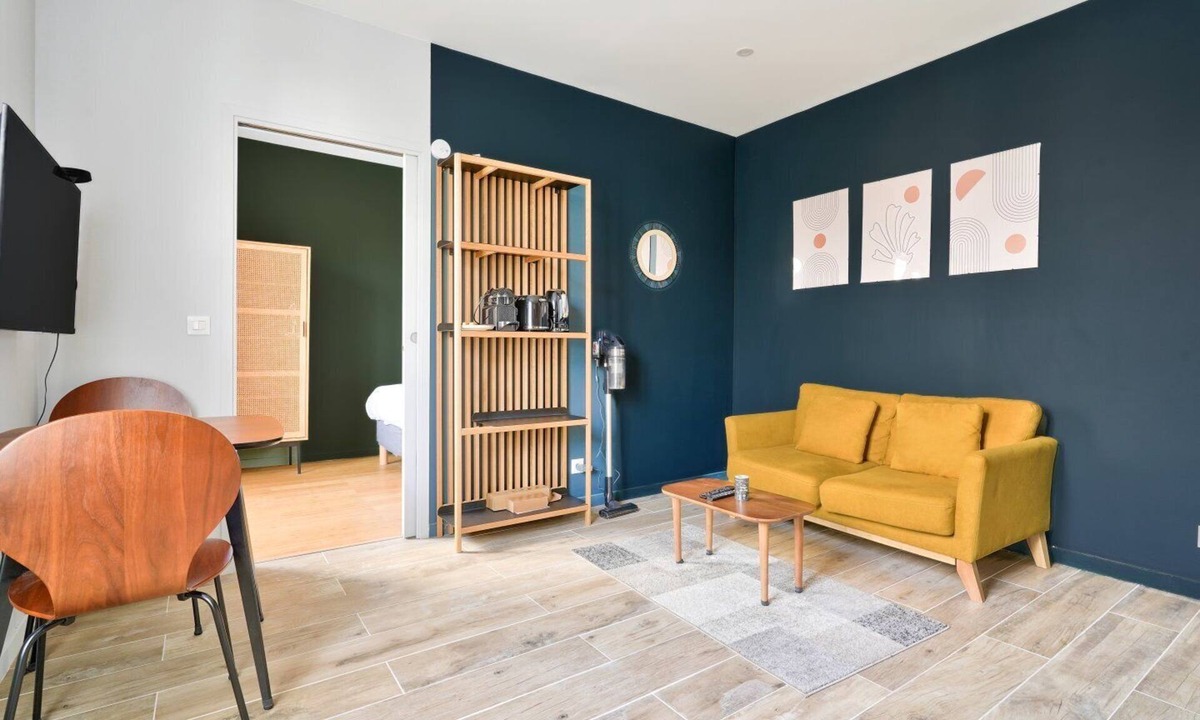 Vitry-sur-Seine Apartment | Lovely 1BR flat with direct access to subway, streetcar, and RER
